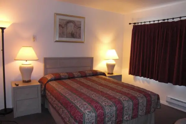 Front Street Inn 6